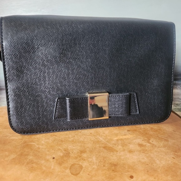 IVANKA TRUMP Elegant Black Handbag - Picture 4 of 12